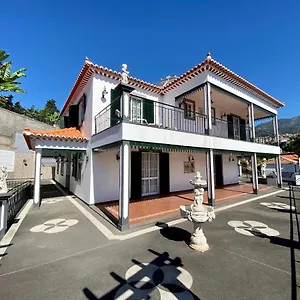 Classic Tranquil Madeiran 4-bedroom Villa Funchal (Madeira)